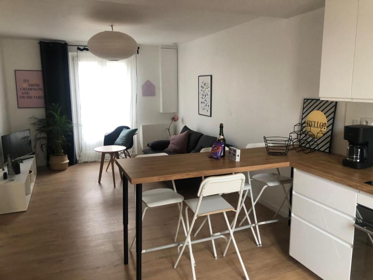 Un appartement spacieux à 30m de la mer- 45m2 Luc-sur-Mer Extérieur photo