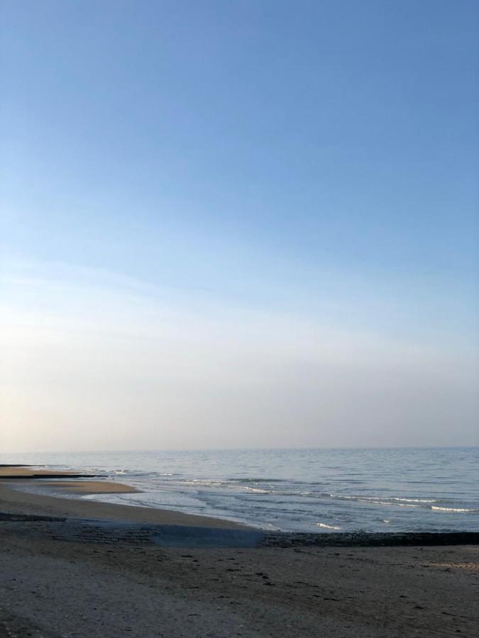 Un appartement spacieux à 30m de la mer- 45m2 Luc-sur-Mer Extérieur photo